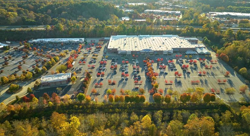 Életét vesztette egy 3 éves kisfiú egy bevásárlóközpontban történt gázolás miatt