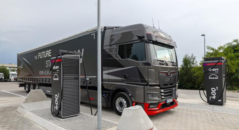 Megawattos töltőhálózat épül Európában a villanykamionok számára