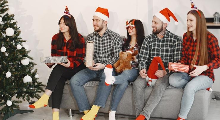 Eltűnik az alkohol a céges karácsonyi bulikról? – ez az új őrület tarol 2025-ben