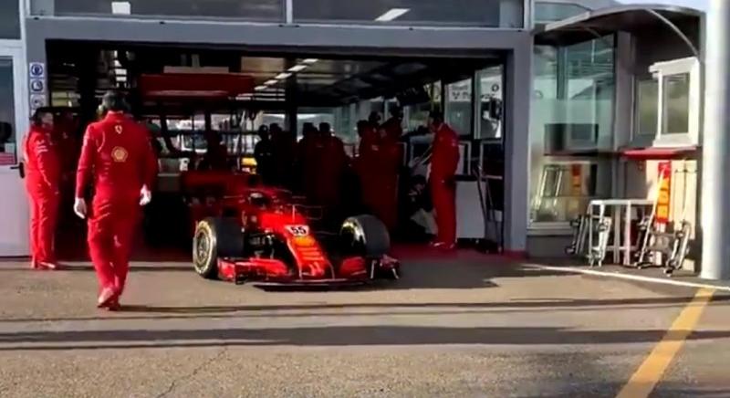 Sainz először gurult pályára a Ferrarival – videók