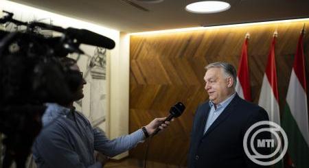 Orbán Viktor Moszkvába repült Vlagyimir Putyinnal tárgyalni