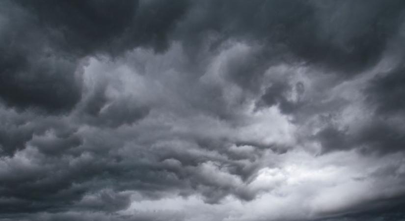 Felhősödés délkeletről: lesz eső vagy megússzuk? Mutatjuk!