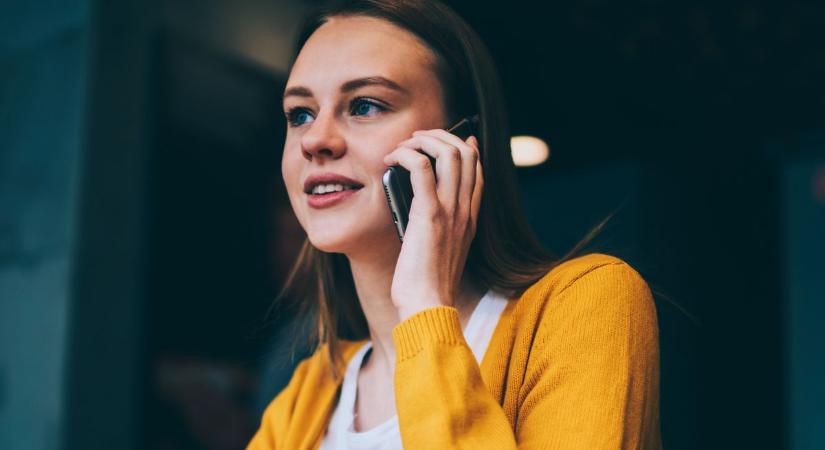 Elzárják a telefonokat a tiniktől – így küzdenek a digitális függőség ellen