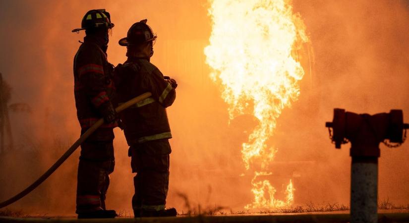 A lángok fogságából mentettek ki egy embert Mezőtúron