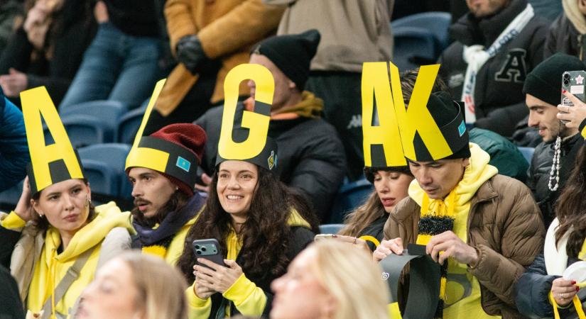 5000 kilométert utaztak a drukkerek, az ellenfél csapata megajándékozta őket