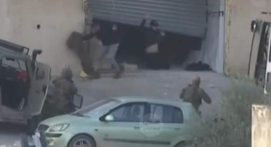 Lefilmezték, ahogy magukat megadó palesztinokat lőttek le izraeli katonák