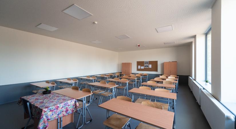 Iskolafejlesztési program Fejérben: négy helyszínen rajtolhat el a munka