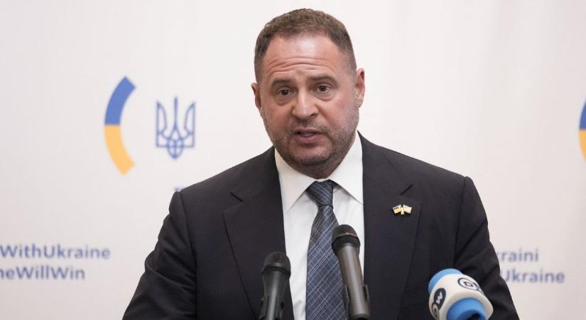 Ukrán korrupciós botrány: lecsaptak a hatóságok Zelenszkij legfontosabb emberére – most kutatják át az irodáját