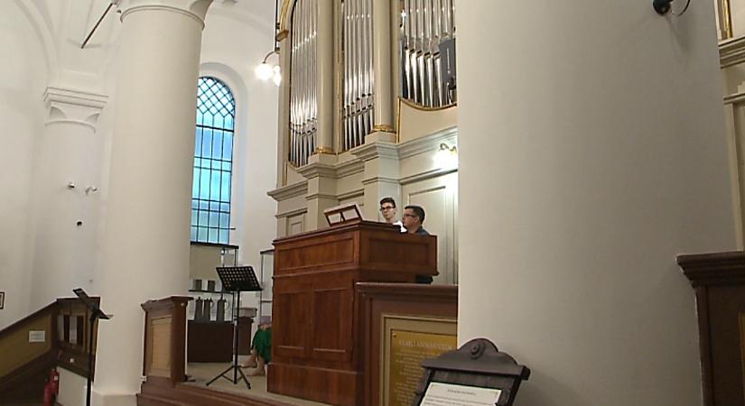 Gyönyörű koncertek várnak a közel 300 éves debreceni templomban