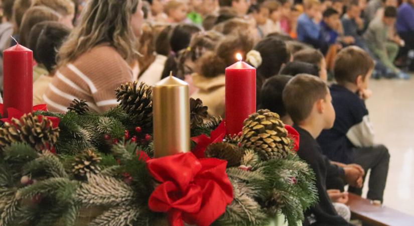 A hit gyertyalángja lobbant fel az általános iskolákban