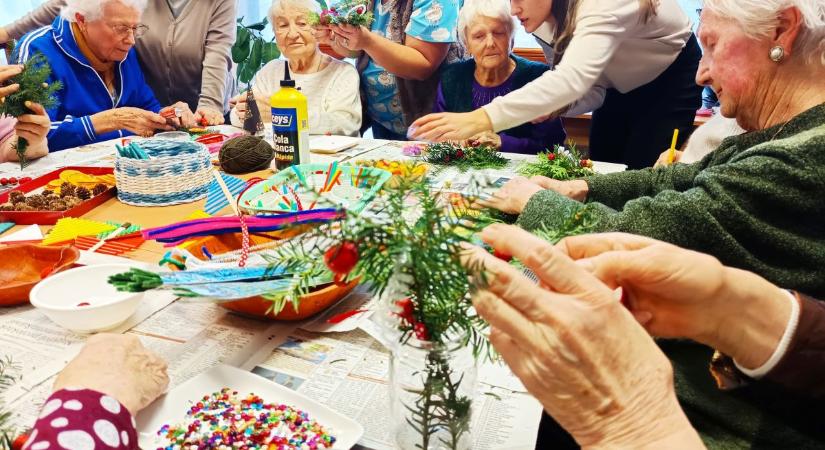Szenior Szalon: hasznos tanácsok és adventi készülődés a nyugdíjasoknak