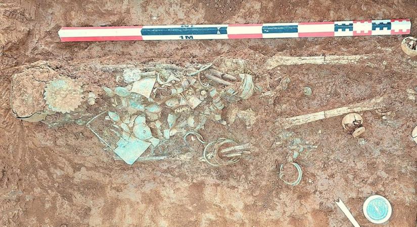 Döbbenetes mennyiségű kincset találtak egy ókori görög sírban