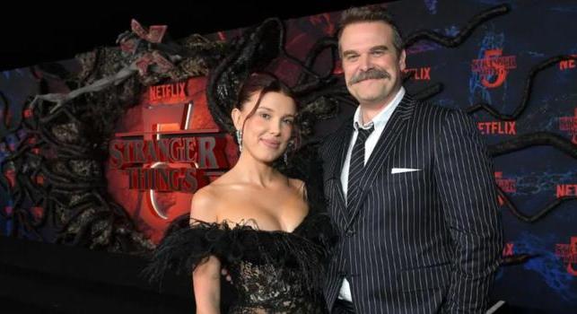 Millie Bobby Brown megtörte végre a csendet David Harbour kapcsán