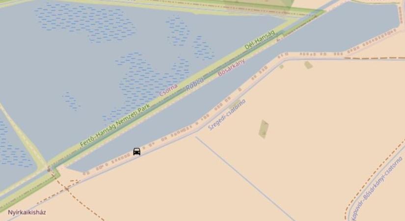 Tűz ütött ki a Szávíz vízicentrumban, egy üdülőben csaptak fel a lángok