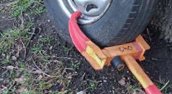 Nem semmi, hogyan szabadult meg a kerékbilincstől egy óbudai autós