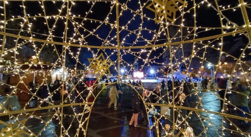 Elstartolt az esztergomi advent: fényfestés, jégpálya és koncertek várnak