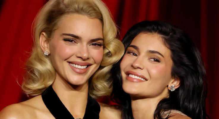 Kylie Jenner, ezúttal hálaadás alkalmából csinált hülyét testvéréből