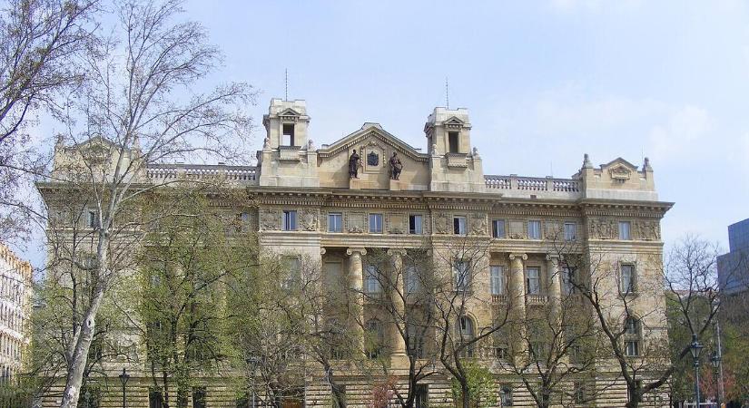 Keményen odacsapott a jegybank piactisztító hadműveletében
