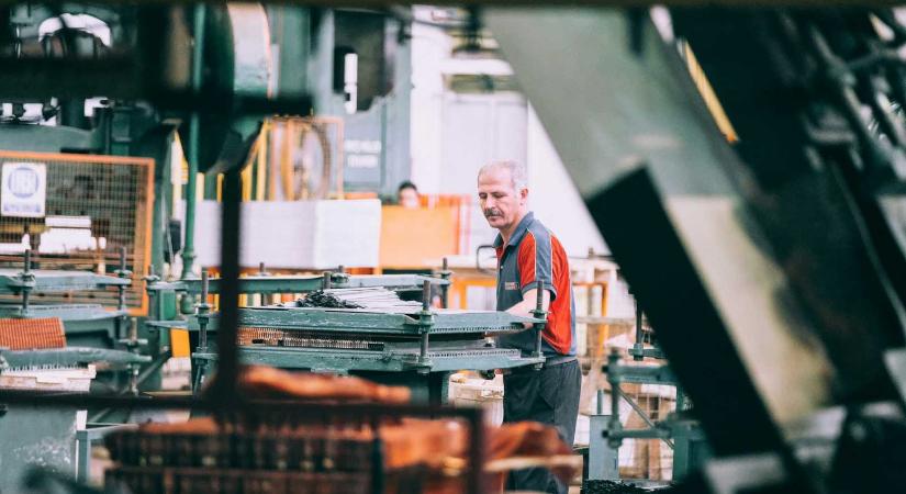 A bírák után a többi kategória következik? – Bolojan: az 55 és 64 év közöttieknek csak 53 százaléka aktív