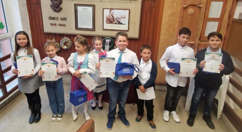 59-en mérték össze tehetségüket a német nyelvű vers- és prózamondó versenyen Hegyeshalomban