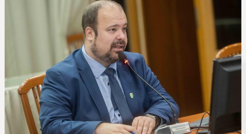 Rózsa András: a kormány hosszabbítsa meg a négyes metrót!