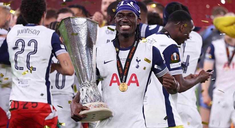 A Tottenhamtől igazolna középpályást a Besiktas – sajtóhír