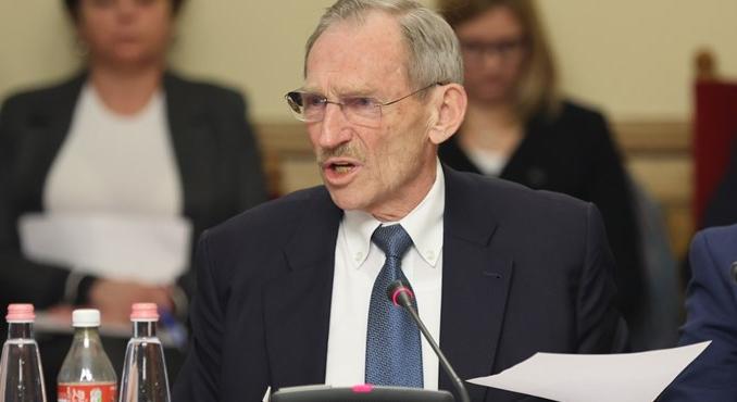 Pintér Sándor személyesen fog utánajárni annak, mi történt a szentesi drámatagozattal