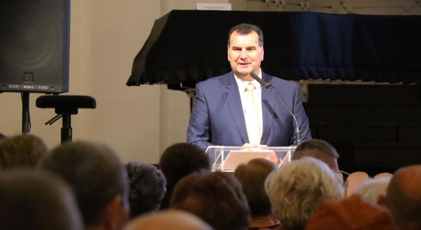 Turbófokozatra kapcsolt a Fidesz generációváltása