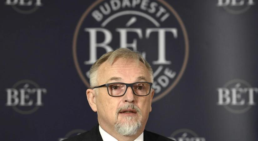 Hernádi Zsolt csengetett a BÉT-en, 30 éve van a tőzsdén a Mol