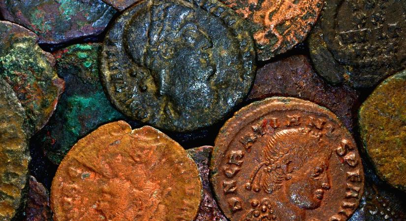 Fantasztikus lelet: egyszerre több tízezer ókori római érmére bukkantak