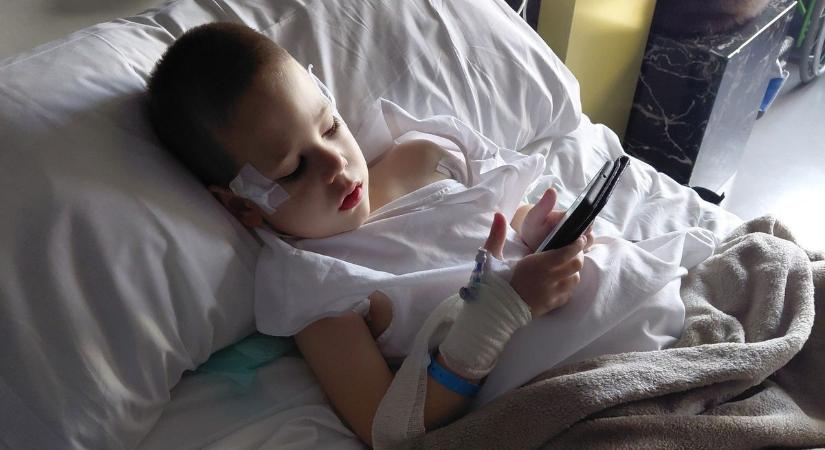 Csoda történt: egy magyar kisfiú Barcelonában kapott új esélyt a teljes életre