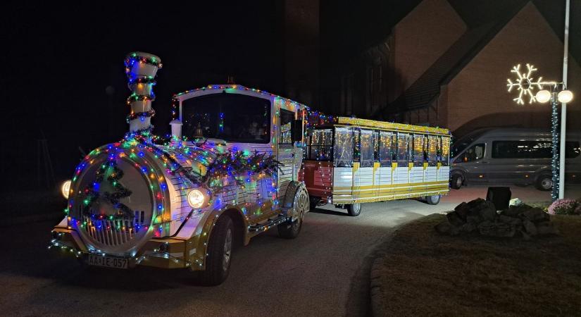 Fényvonat indul a fürdővárosban, szokatlan eseményre viszi a cserkei utasokat