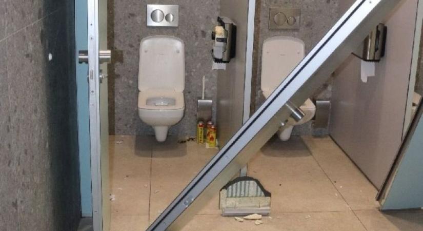 Töltőgázos tragikomédia: magára robbantotta a pláza mellékhelyiségét a kecskeméti drogos