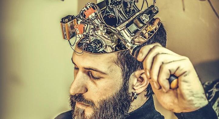 4 életkorban változik az emberi agy fejlődése