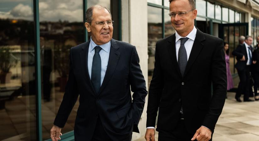 Mindent elmond a két fél kapcsolatáról az, ahogy Lavrov fogadta Szijjártót – videó