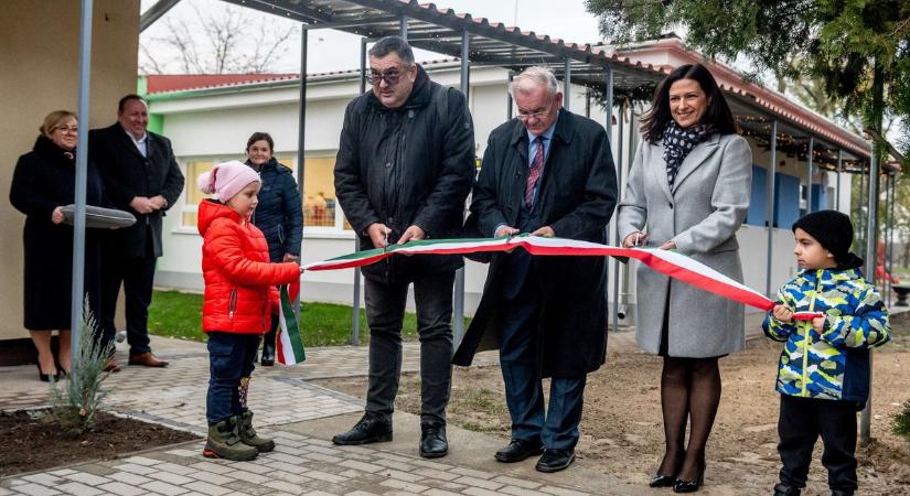 Megmozdult az egész falu: átadták a vadonatúj tornaszobát a Gátéri Liget Óvodában – fotók