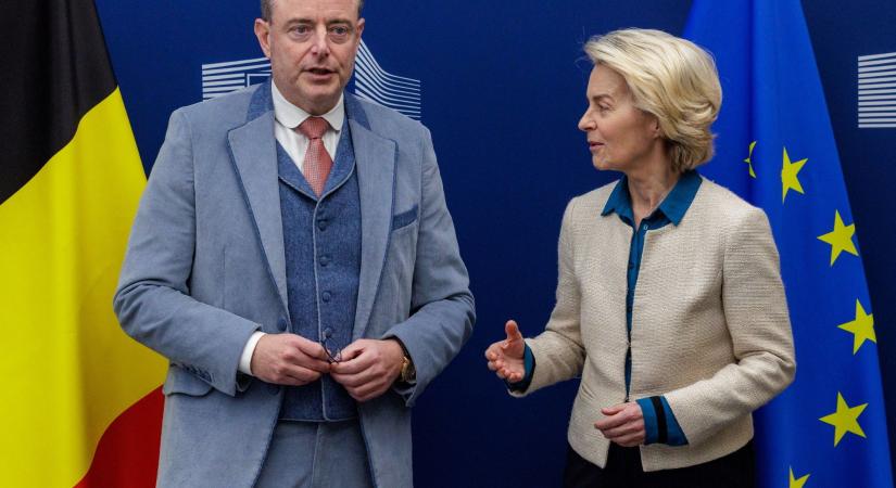 A belga miniszterelnökszembement Ursulával – szerinte a befagyasztott orosz pénzeszközök felhasználása veszélyeztetné a béke esélyeit