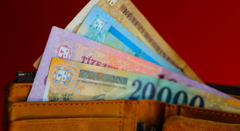 A magyar kormány több tízezer dolgozó bérét emelné 15 százalékkal