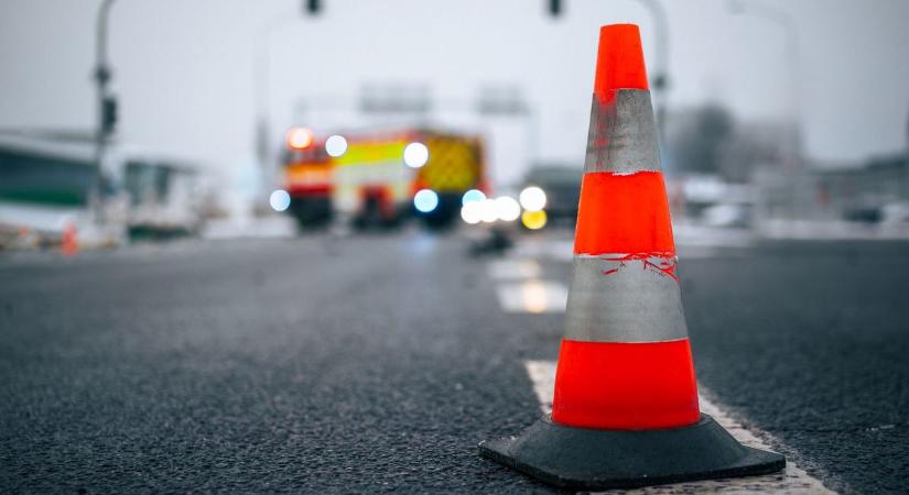 Karambol történt a szolnoki felüljárón, jókora torlódás alakult ki, erre kerülhet