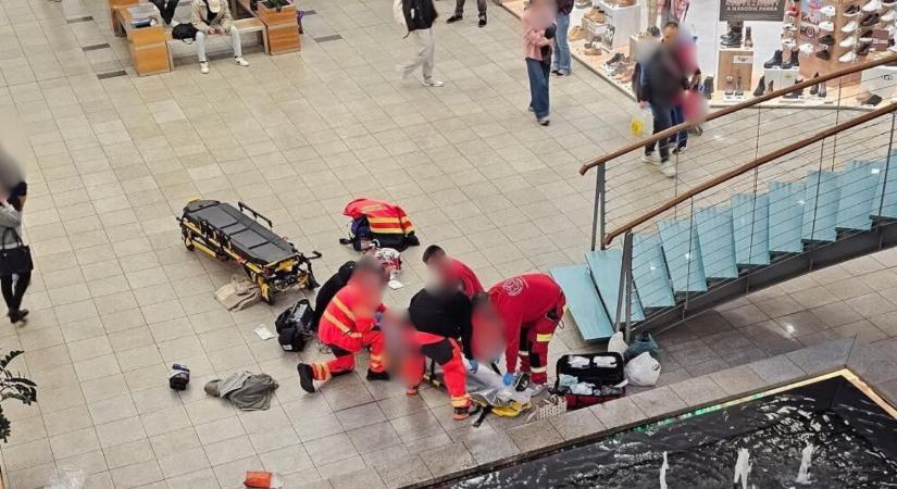 Fenyegették és szidalmazták a „nézők" a beavatkozó debreceni mentőket egy plázában