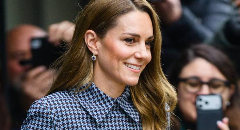 Katalin hercegné tyúklábmintás ruhában tündökölt: így kiemelte karcsú alakját a szett