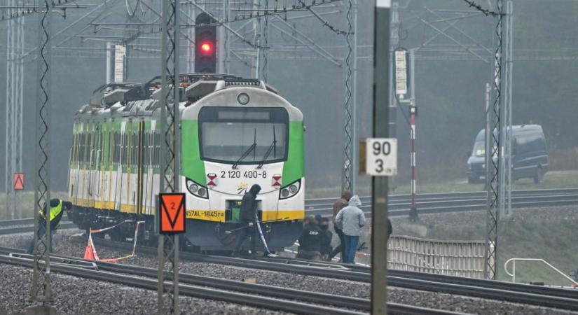 Elfogatóparancsot adtak ki a lengyel vasúti szabotázsakciók két gyanúsítottja ellen