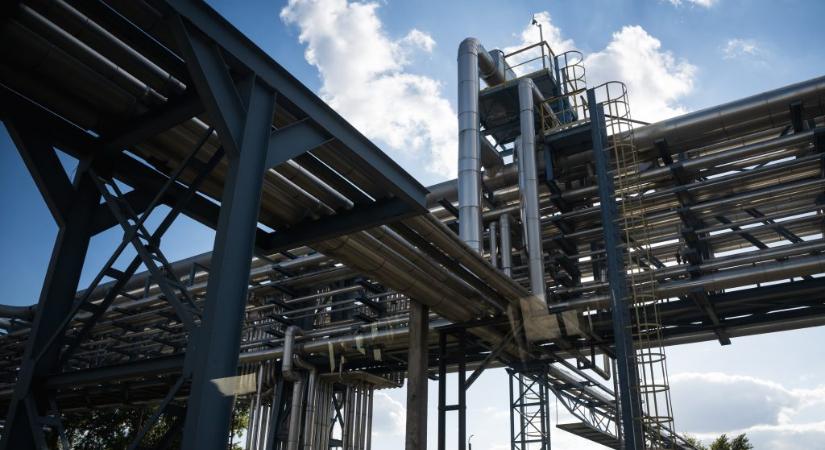 Átjátszhatják az oroszok a Molnak a szerb olajcég tulajdonrészét, de felbukkant egy rivális is