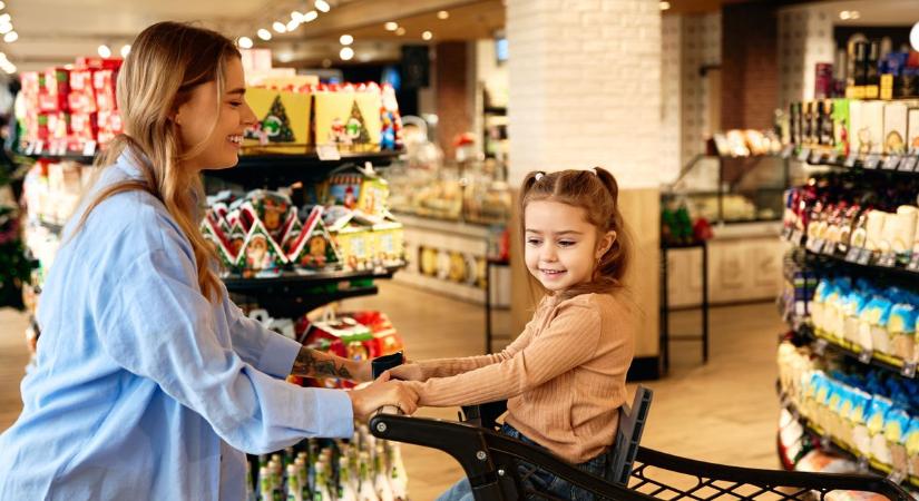 Közeleg a karácsony – bejgli, játékok és ünnepi díszek az e heti akciós újságban