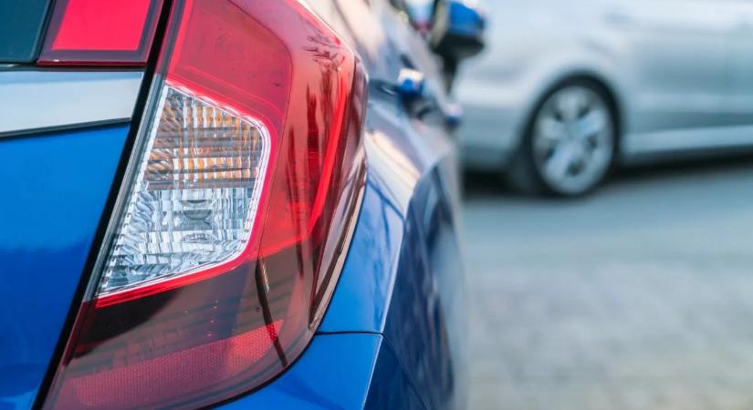 Újabb budapesti utcákban válik fizetőssé a parkolás