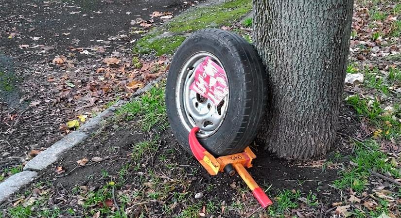 Otthagyta a megbilincselt kerekét, de ezzel csak nagyobb büntetésre számíthat