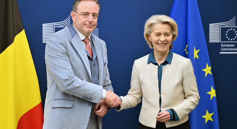 Belga miniszterelnök: Veszélyeztetné a béke esélyeit a befagyasztott orosz pénzeszközök felhasználása