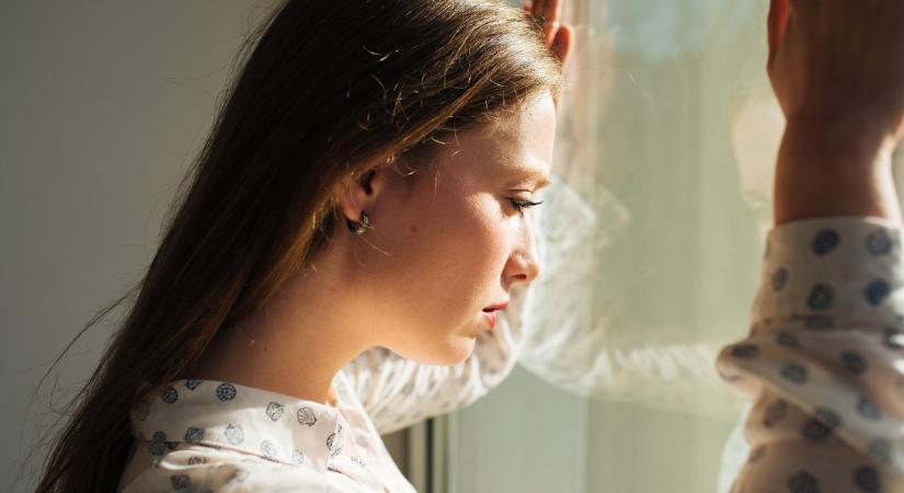 „1 perc alatt ki tudok borulni” – Ezek a jelei, hogy az idegrendszered túlterhelődött