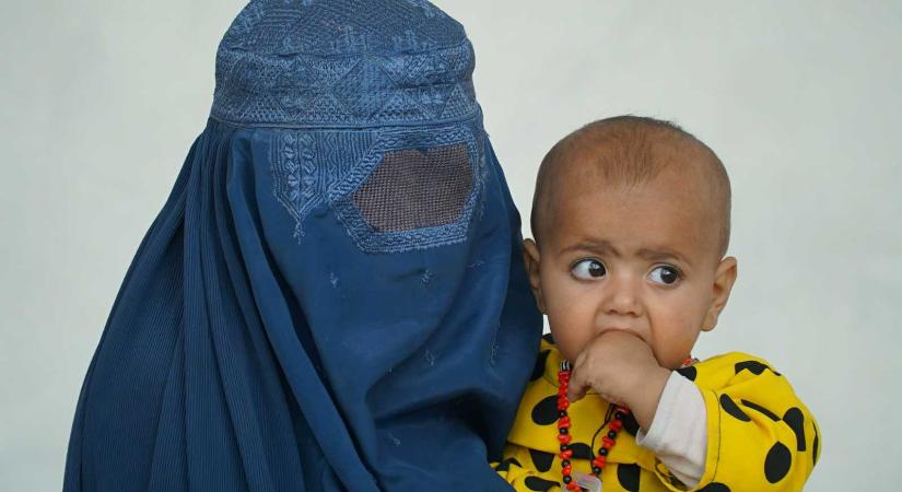 Hollandia kitoloncolna három afgán nőt: nem integrálódtak a társadalomba