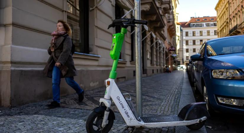 Jövőre 200 ezres bírságot is kaphatnak a szabálytalan e-rolleresek Szegeden